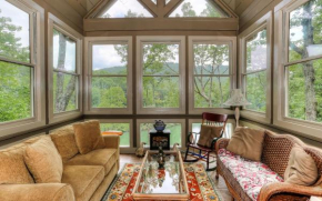 Lake Escape - Lounge with Scenic Lake Views